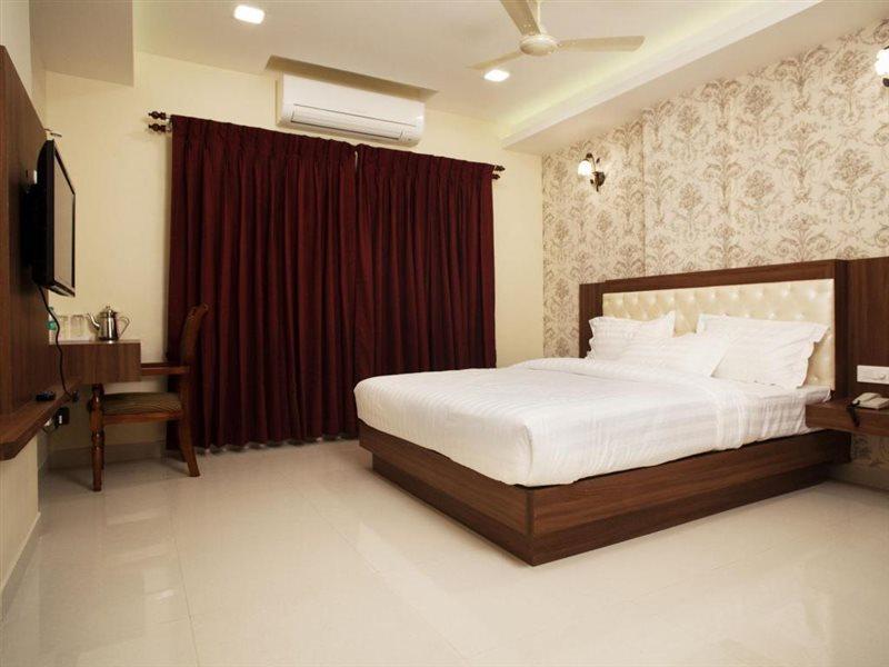 Hotel Mahalakshmi Residency Kolluru Eksteriør billede